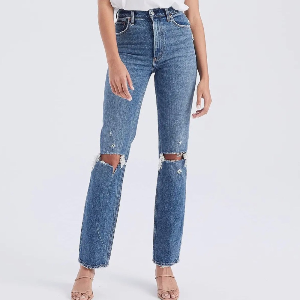 Abercrombie & Fitch Ultra High Rise 90s
Straight Jean